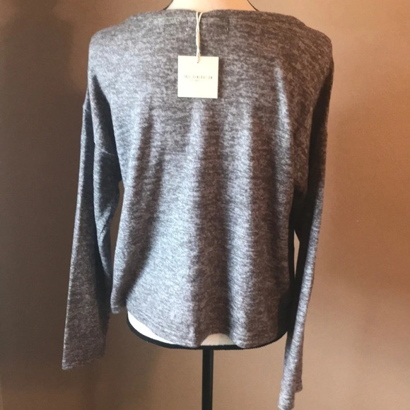 🍁Super soft sweater 🍁 - Picture 5 of 5